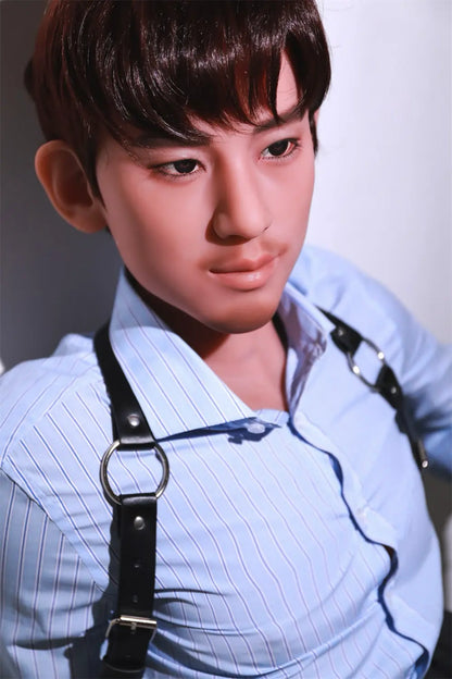 Zack Sexpuppe – 170 cm asiatische männliche Sexpuppe mit Anzug & Krawatte | TopLoveDoll